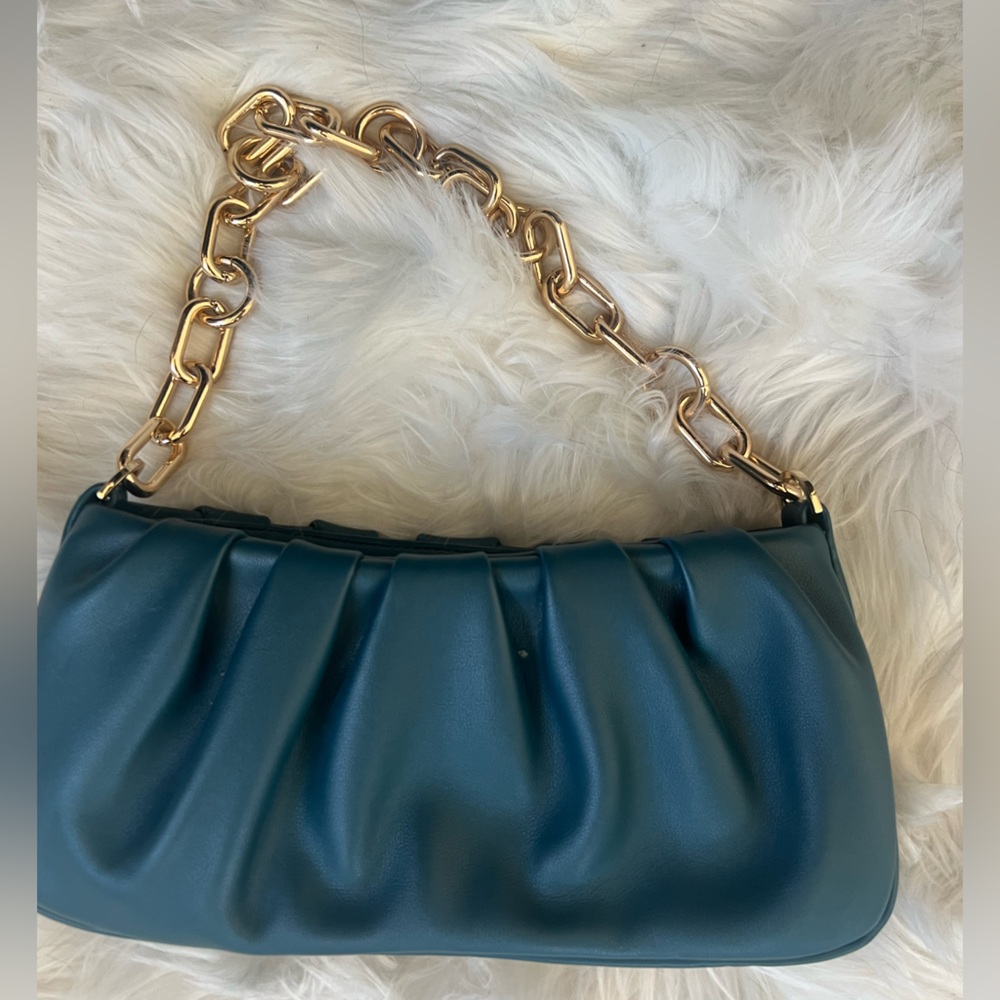 Blue/ torquoise shoulder bag with gold chain